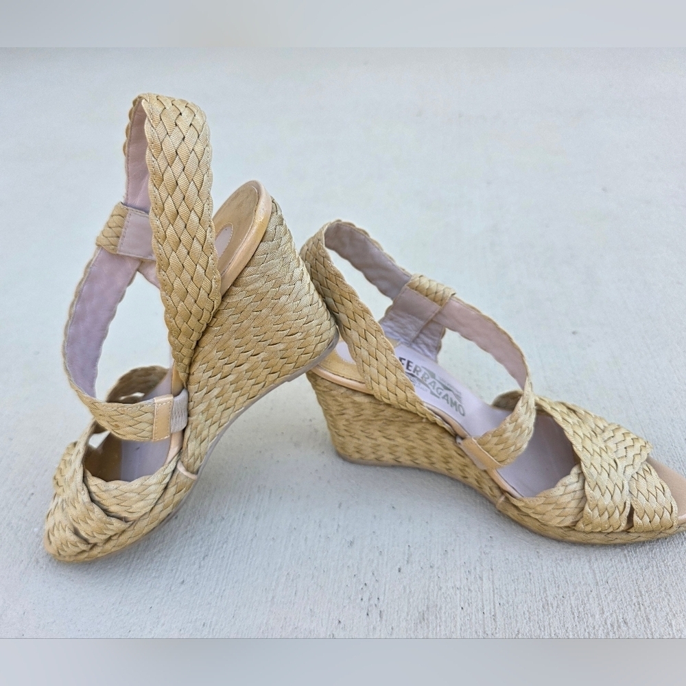 Salvatore Ferragamo Woven Neutral Wedge Sandals Made In Italy- SZ 8B - Picture 9 of 14